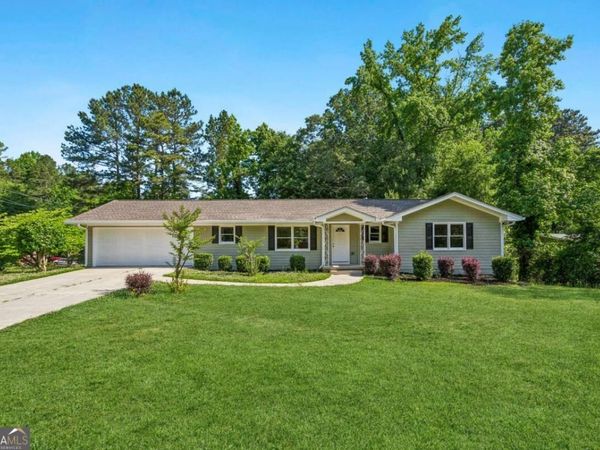 805 Gettysburg Trail NE, Kennesaw, GA 30144