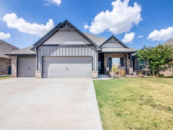 713 Bison Crossing Drive, Yukon, OK 73099