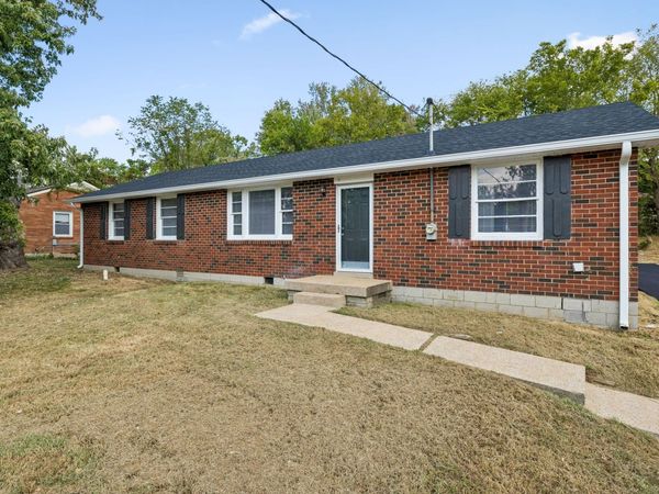 245 Bonnacroft Dr, Hermitage, TN 37076