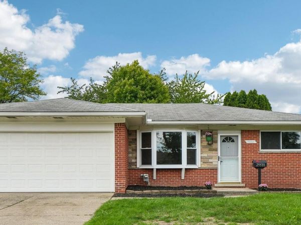 29531 Eiffel Avenue , Warren, Mi 48088