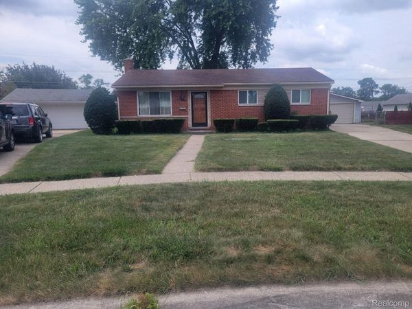 8424 Antwerp Drive, Sterling Heights, Mi 48313