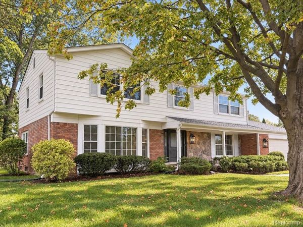 5600 Woodwind Drive, Bloomfield Township, Mi 48301