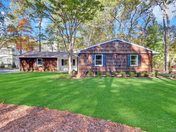 7 Canterbury Court , East Setauket, NY 11733