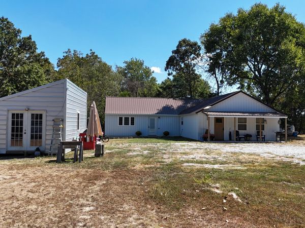279 Castlegate Drive , Seymour, MO 65746
