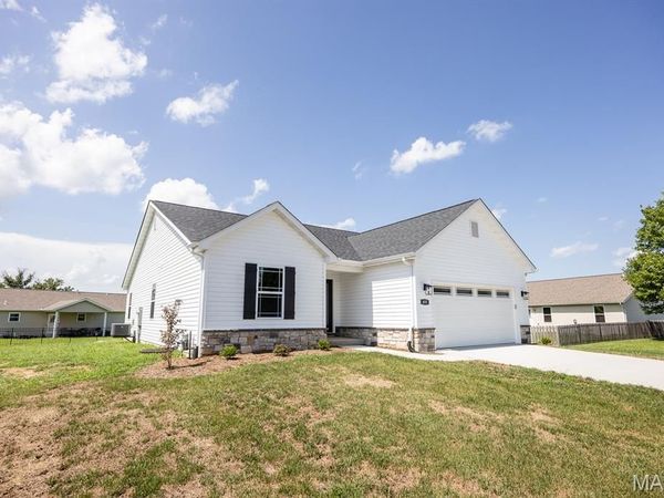 10908 Fallowfield Drive , Lebanon, IL 62254