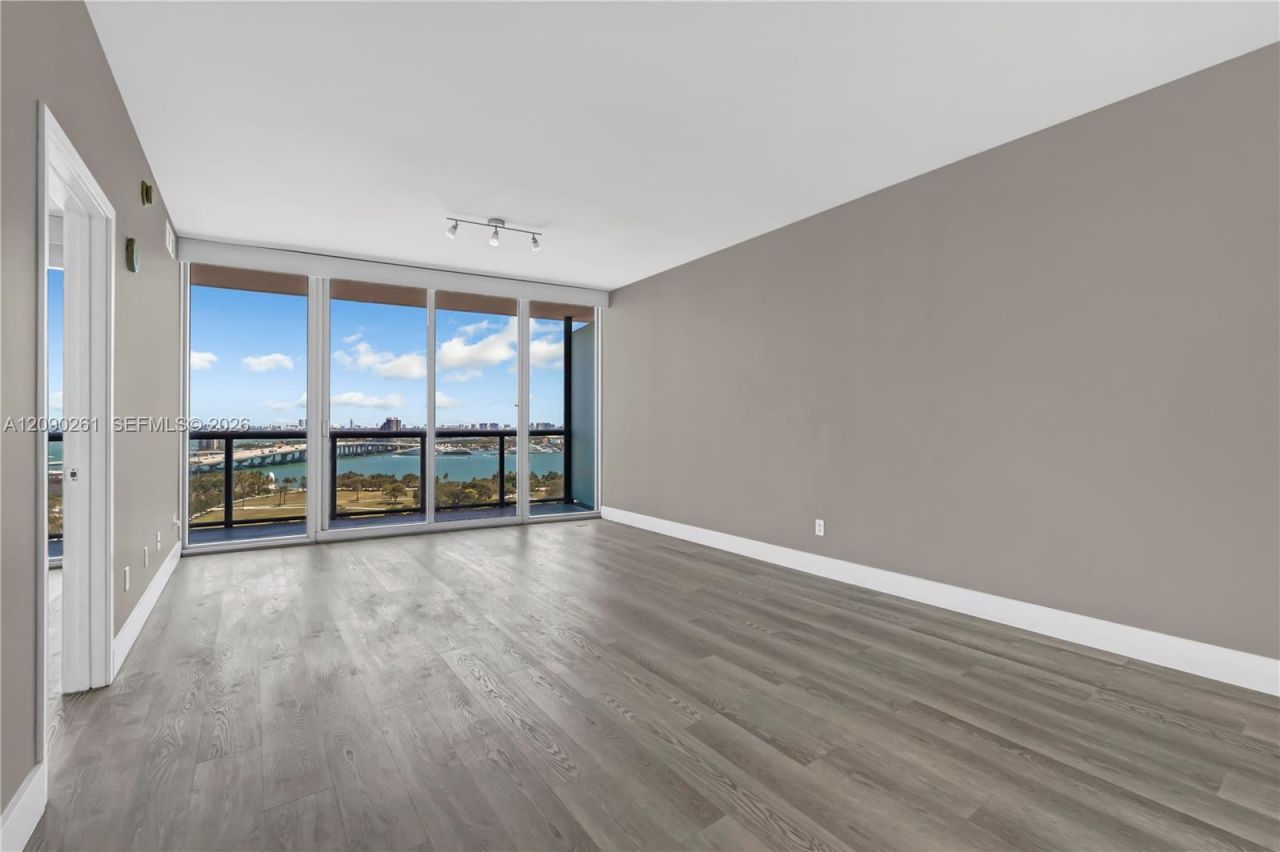 888 Biscayne Blvd , Unit 1710, Miami, FL 33132 Photo