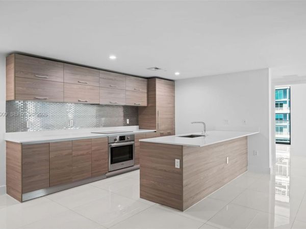 1300 S Miami , Unit 1810, Miami, FL 33130