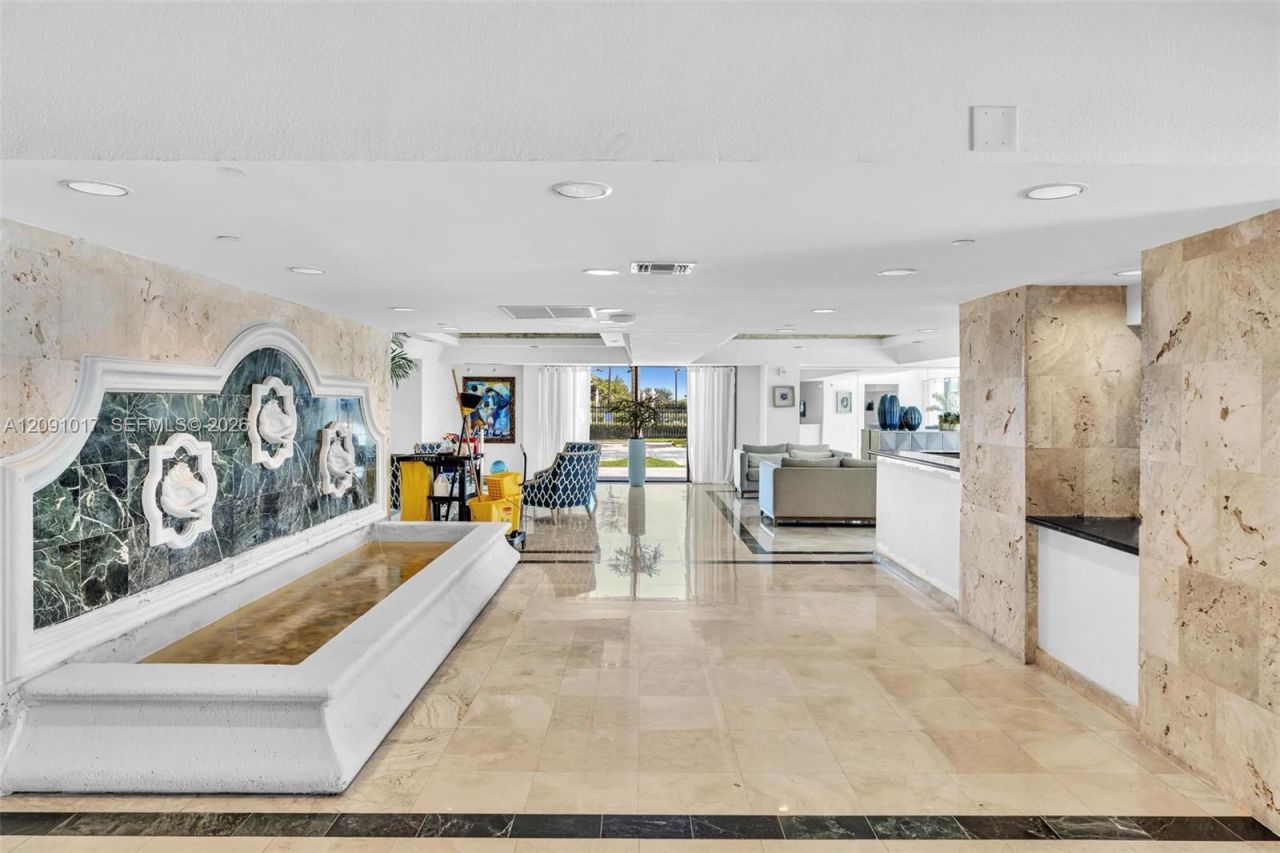 2625 Collins Ave , Unit 1109, Miami Beach, FL 33140 Photo