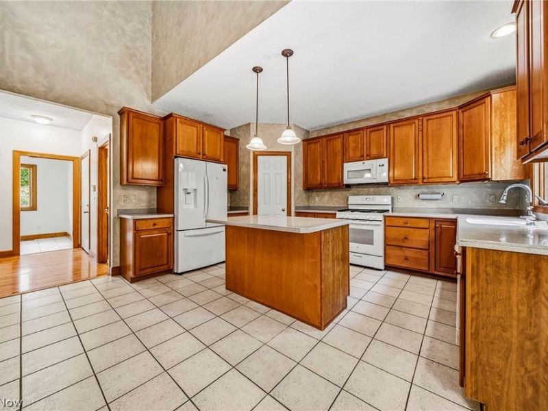 7705 Keystone Drive, Concord Township, OH 44077 Photo 14
