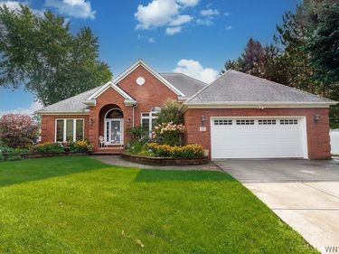 27 Brookshire Ct , East Amherst, NY 14051