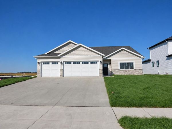 10235 Concord Drive S, Horace, ND 58047