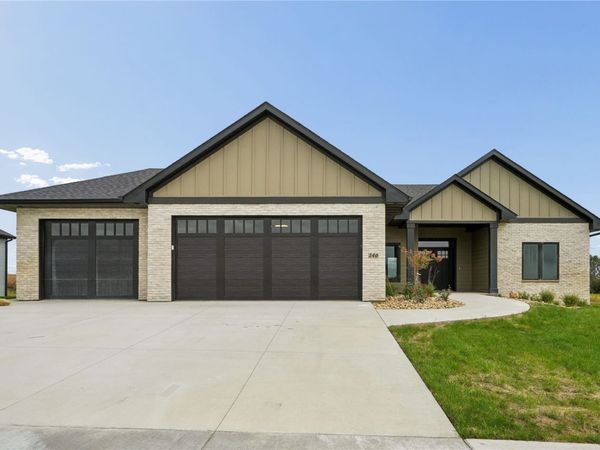 240 Howard Avenue NW, Swisher, IA 52338