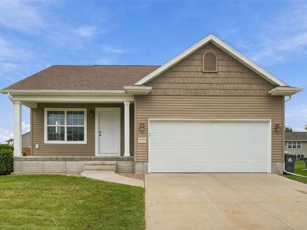 9515 Grand Oaks Drive NE, Cedar Rapids, IA 52402