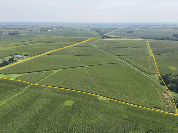 Bay Circle , Nichols, IA 52766