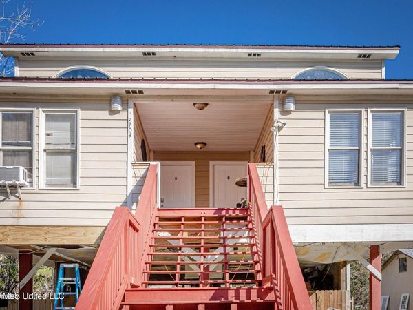 8704 Palm Avenue, Ocean Springs, MS 39564