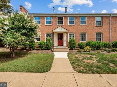 2705 ARLINGTON BOULEVARD , Unit 202, ARLINGTON, VA 22201