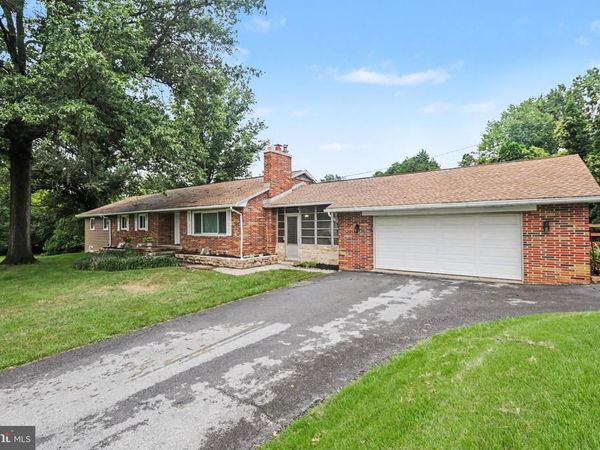 7710 MANOR DRIVE, HARRISBURG, PA 17112