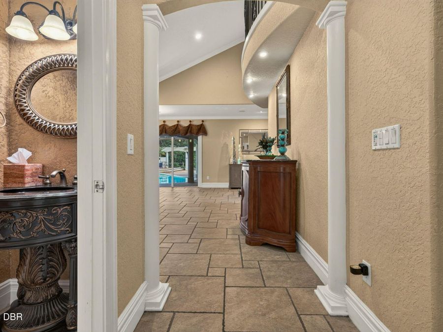 Property Image 105