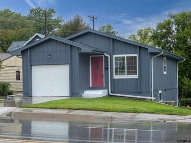 2232 S 42nd Street, Omaha, NE 68105