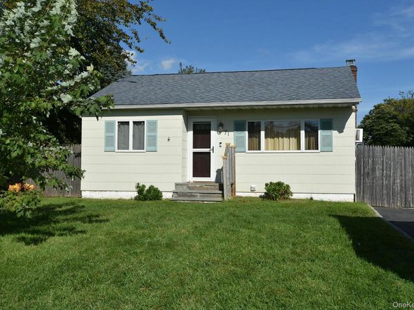 71 John Drive , Farmingville, NY 11738