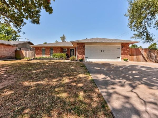 1073 Harrison Street, Harrah, OK 73045