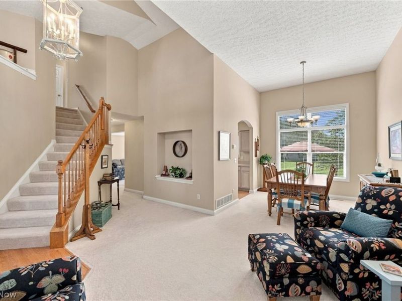 10262 Wildflower Way, Broadview Heights, OH 44147 Photo 2