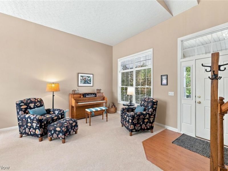 10262 Wildflower Way, Broadview Heights, OH 44147 Photo 4