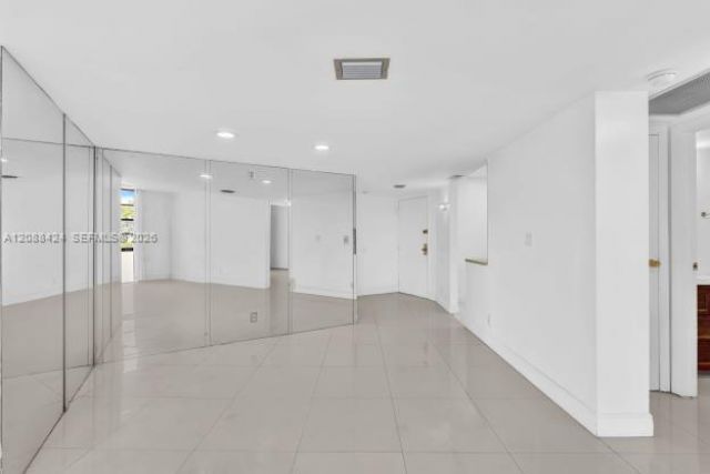 20400 W Country Club Dr, Unit 315, Aventura, FL 33180 Photo
