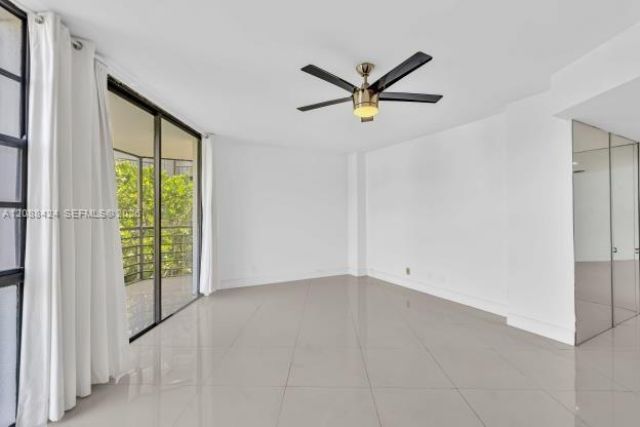 20400 W Country Club Dr, Unit 315, Aventura, FL 33180 Photo