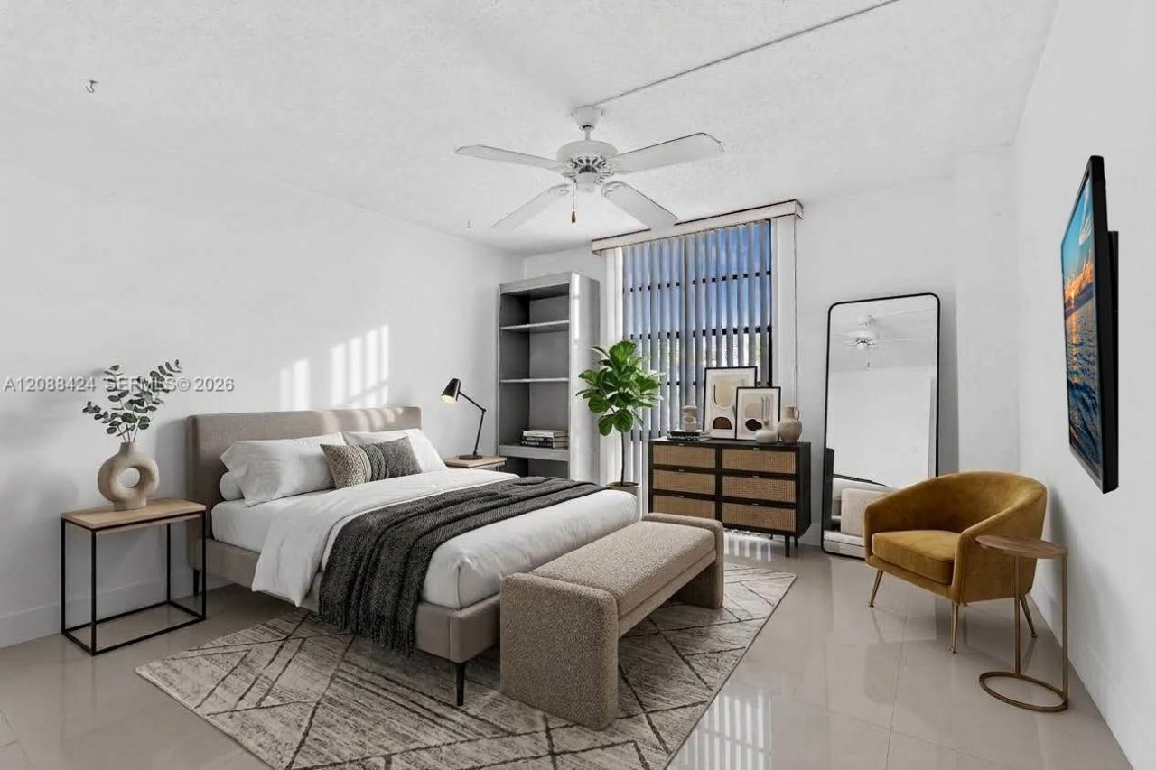 20400 W Country Club Dr, Unit 315, Aventura, FL 33180 Photo