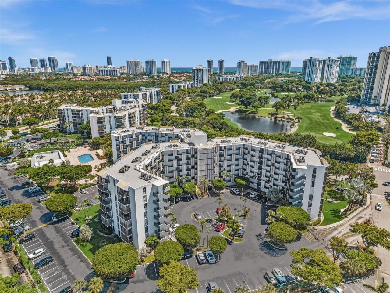 20400 W Country Club Dr, Unit 315, Aventura, FL 33180 Photo