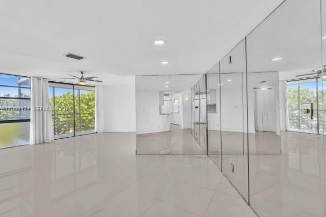 20400 W Country Club Dr, Unit 315, Aventura, FL 33180 Photo