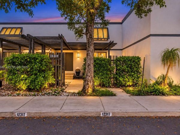 12317 NW 11th St , Pembroke Pines, FL 33026