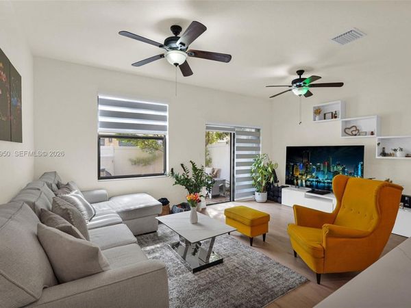 9255 W 33rd Ln , Unit 9255, Hialeah, FL 33018
