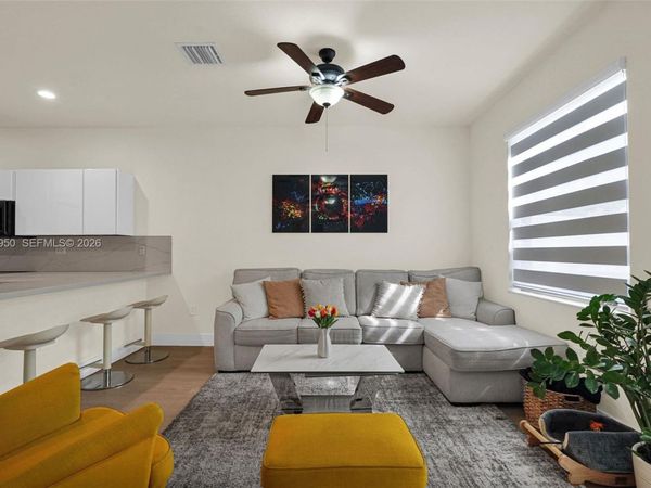 9255 W 33rd Ln, Unit 9255, Hialeah, FL 33018