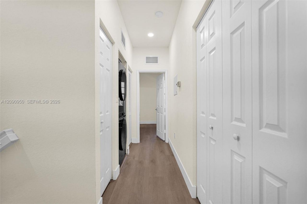 9255 W 33rd Ln , Unit 9255, Hialeah, FL 33018 Photo