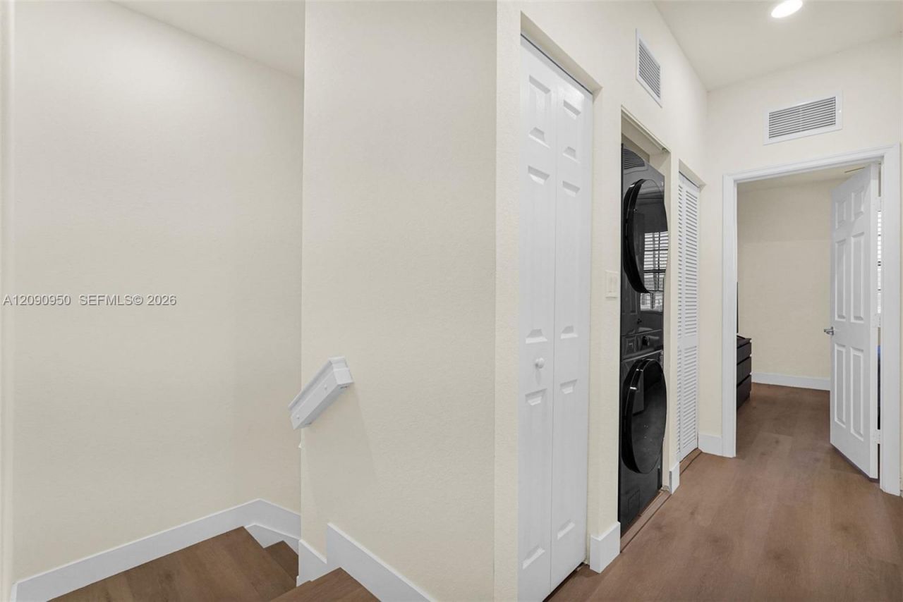 9255 W 33rd Ln , Unit 9255, Hialeah, FL 33018 Photo