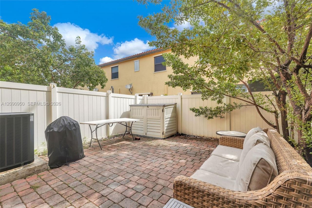 9255 W 33rd Ln , Unit 9255, Hialeah, FL 33018 Photo