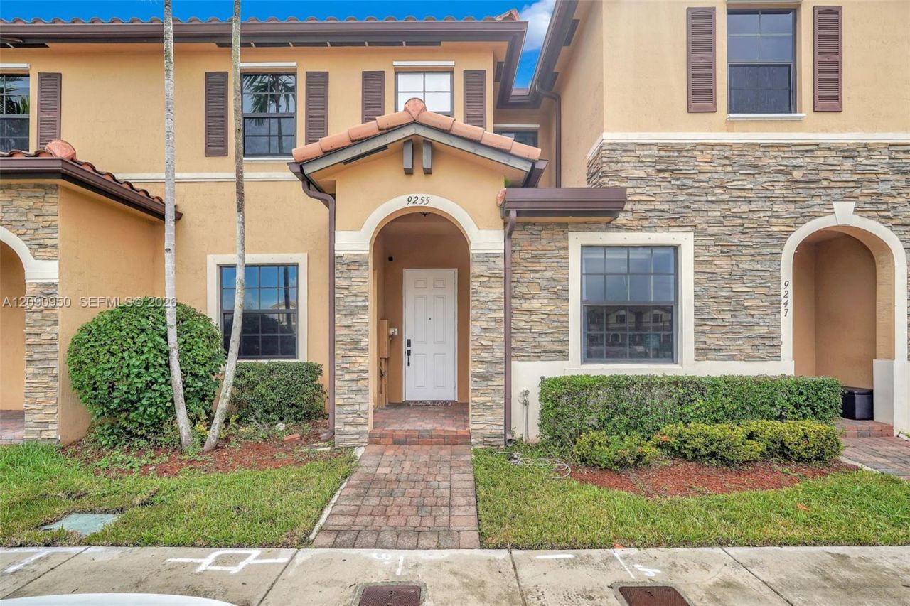 9255 W 33rd Ln , Unit 9255, Hialeah, FL 33018 Photo