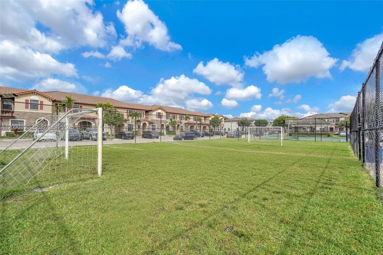 9255 W 33rd Ln , Unit 9255, Hialeah, FL 33018 Photo