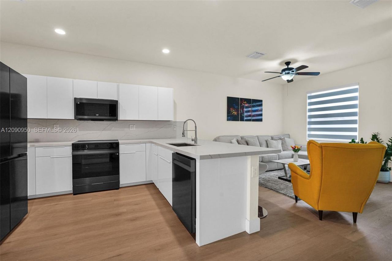 9255 W 33rd Ln , Unit 9255, Hialeah, FL 33018 Photo