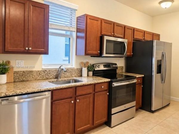 9532 SW 169th Pl , Miami, FL 33196
