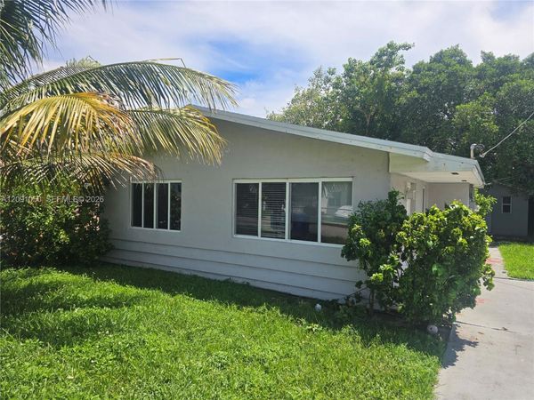650 NW 49th St , Miami, FL 33127