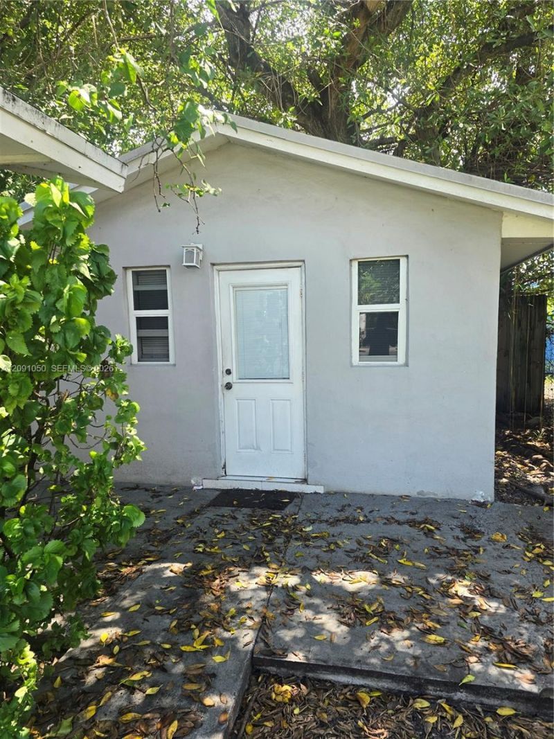 650 NW 49th St , Miami, FL 33127 Photo