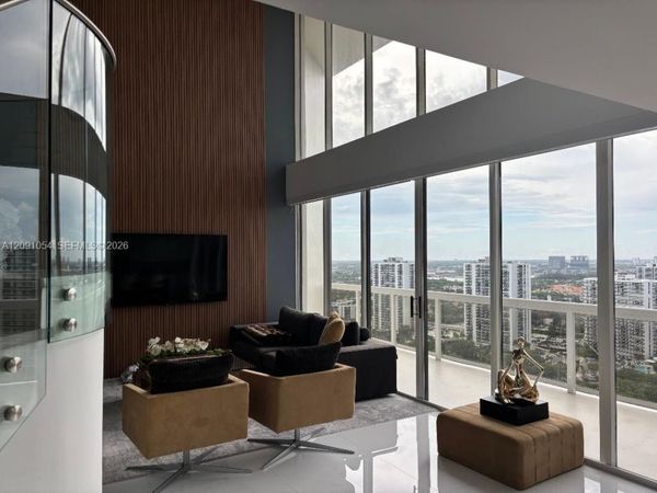 20185 E Country Club Dr, Unit TS-7, Aventura, FL 33180
