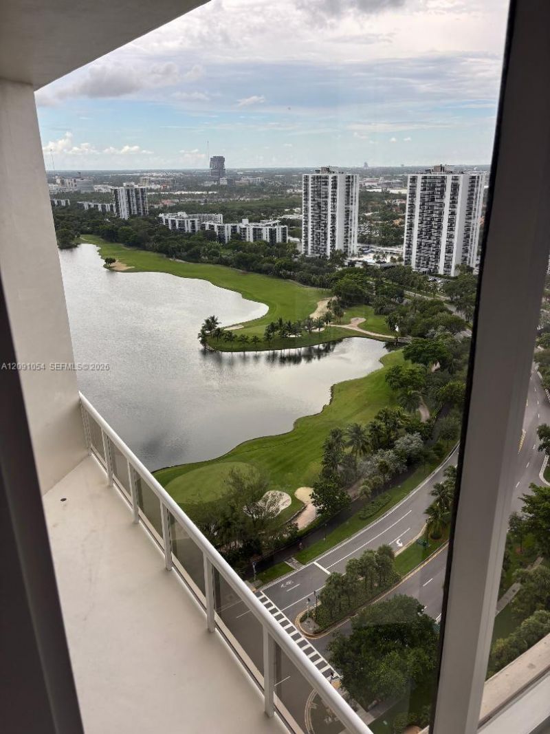 20185 E Country Club Dr, Unit TS-7, Aventura, FL 33180 Photo