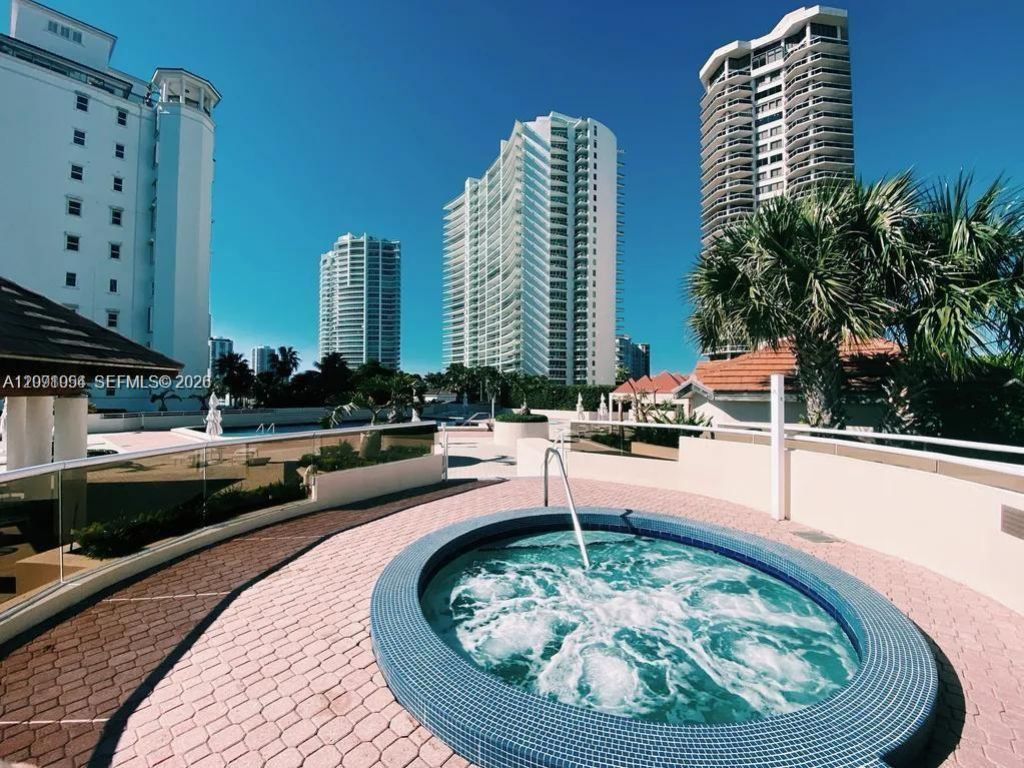 20185 E Country Club Dr, Unit TS-7, Aventura, FL 33180 Photo
