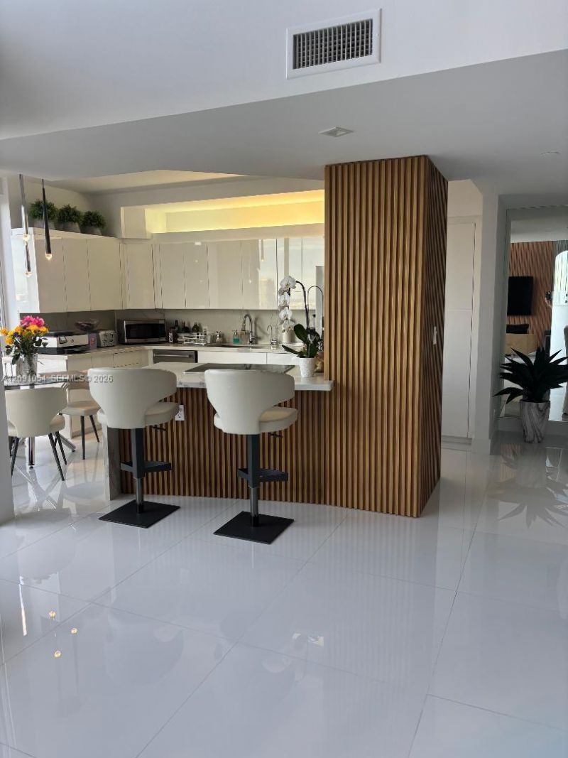 20185 E Country Club Dr, Unit TS-7, Aventura, FL 33180 Photo