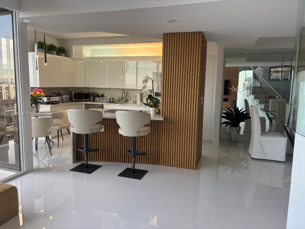 20185 E Country Club Dr, Unit TS-7, Aventura, FL 33180 Photo
