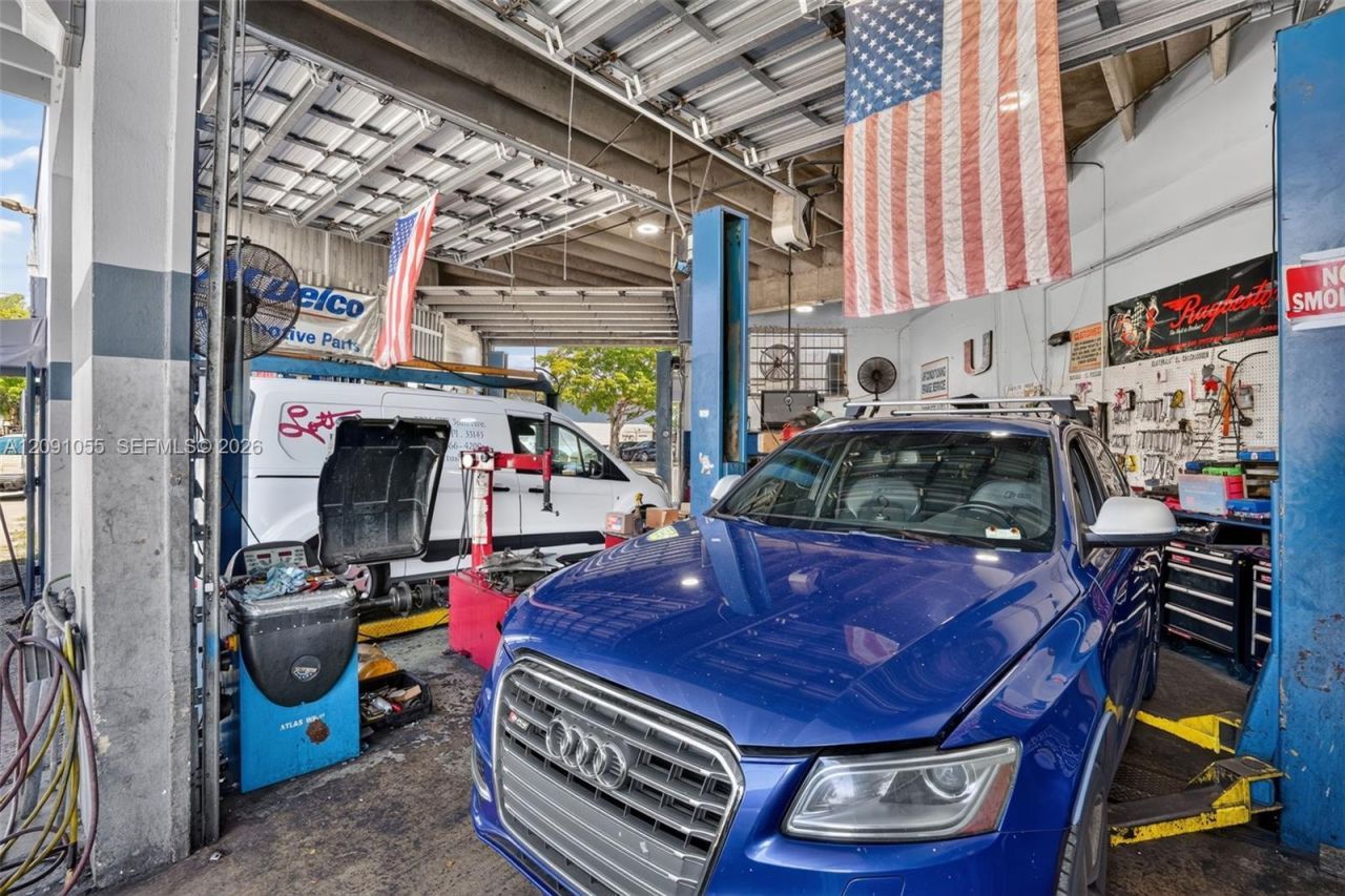 Profitable Automotive Shop With Over 25+ Years For, South Miami, FL 33143 Photo